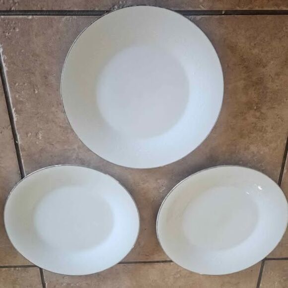 Noritake Reina 6450Q Plates Set of 3 10.5" Ceramic White w/White Flowers - Picture 1 of 7